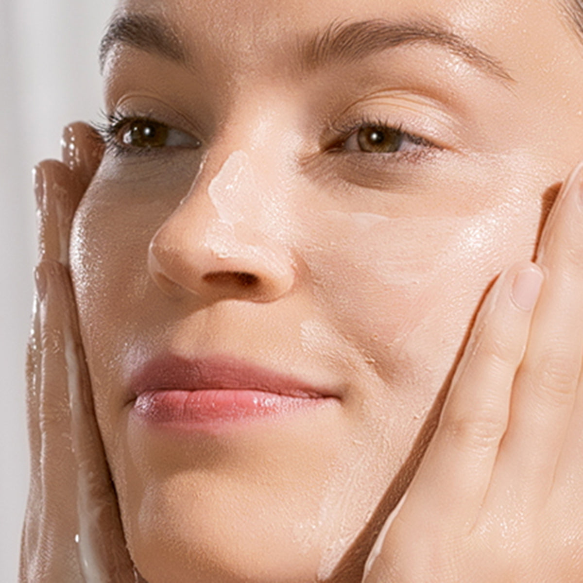 DeepCleanse-pdp-Model-1200x1200-1.jpg